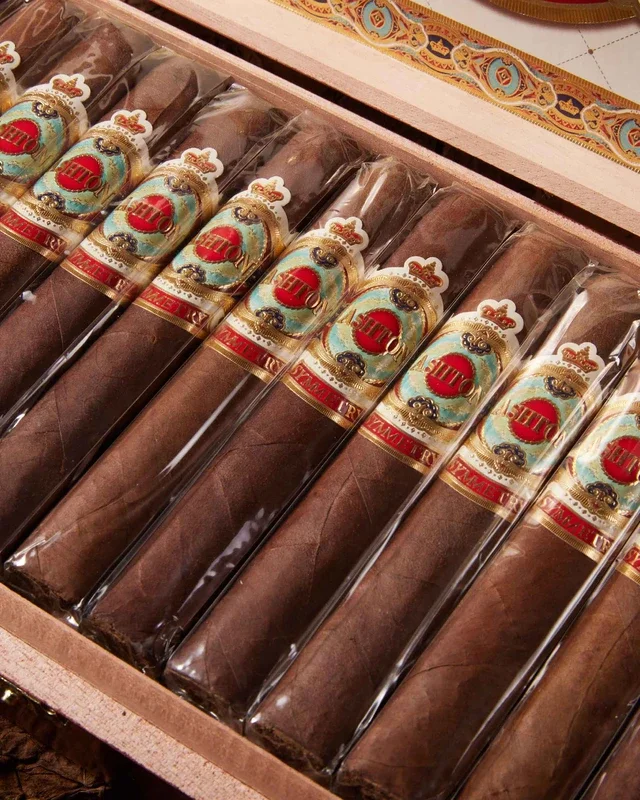 Ashton Symmetry Robusto