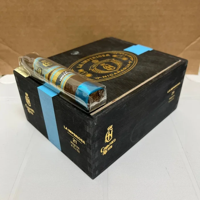 Crowned Heads La Imperiosa Magicos