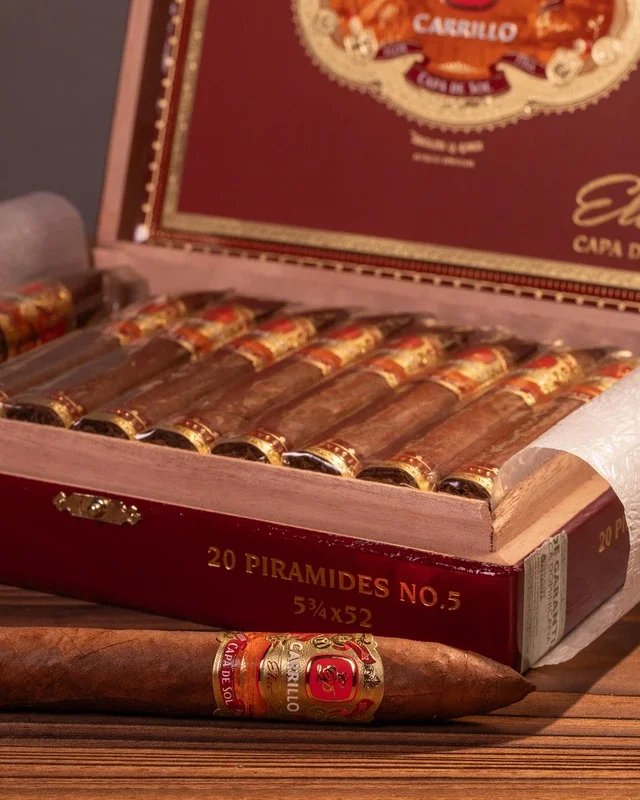 E.P. Carrillo Capa De Sol Piramides No. 5