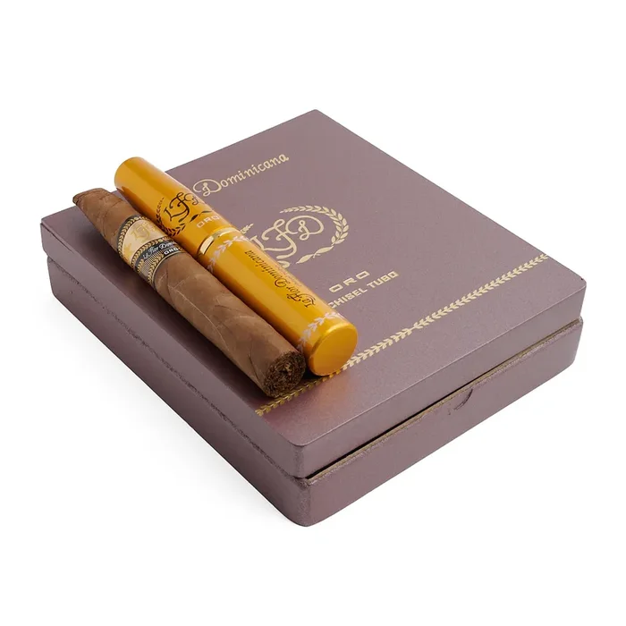 La Flor Dominicana Oro Chisel Tubo Torpedo