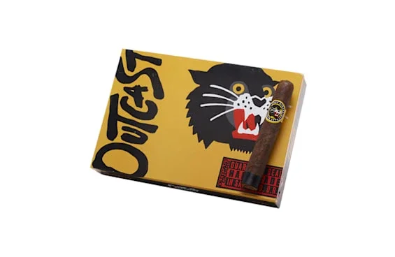 Outcast Robusto