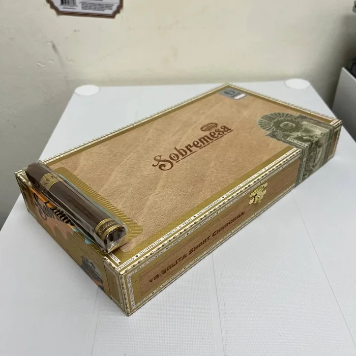 Sobremesa Solita Short Churchill