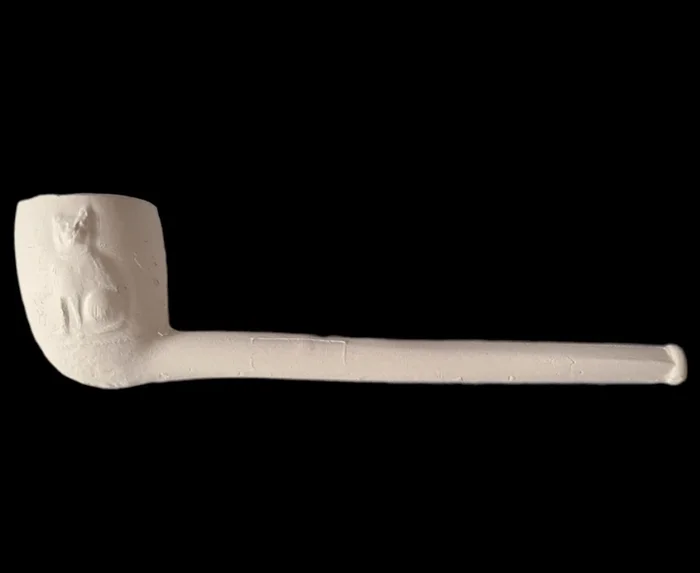 Small Clay Cutty Pipe #14 (Cat & Fiddle)